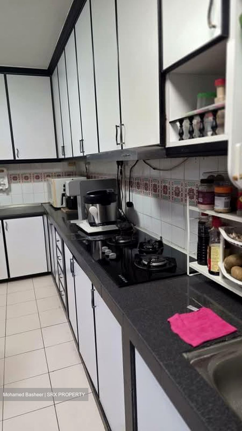 Blk 230J Tampines Street 21 (Tampines), HDB Executive #574030261